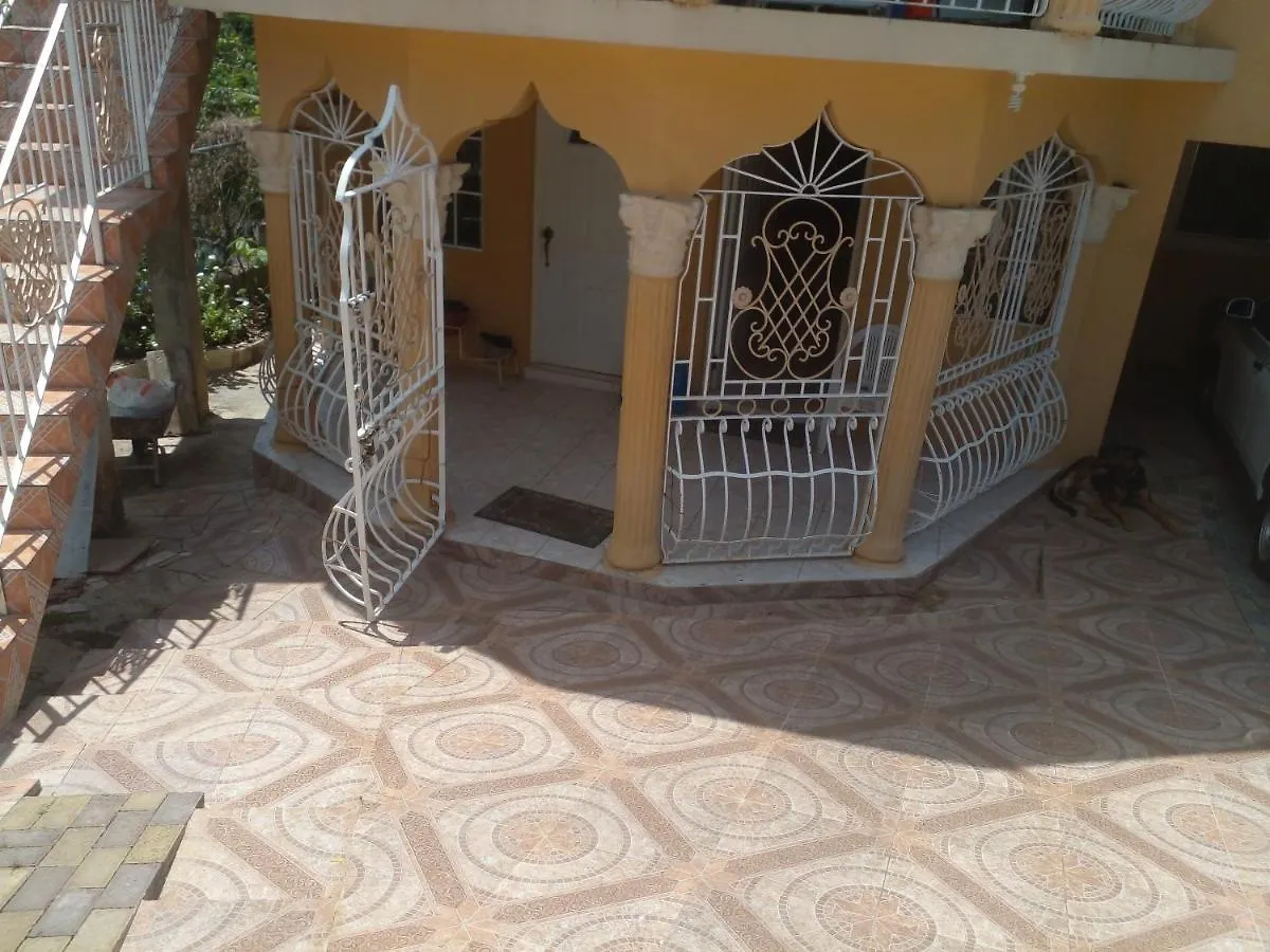 Happy And Comfortable Home Montego Bay Jamaica